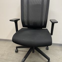 VARI ergonomic Desk Chair 