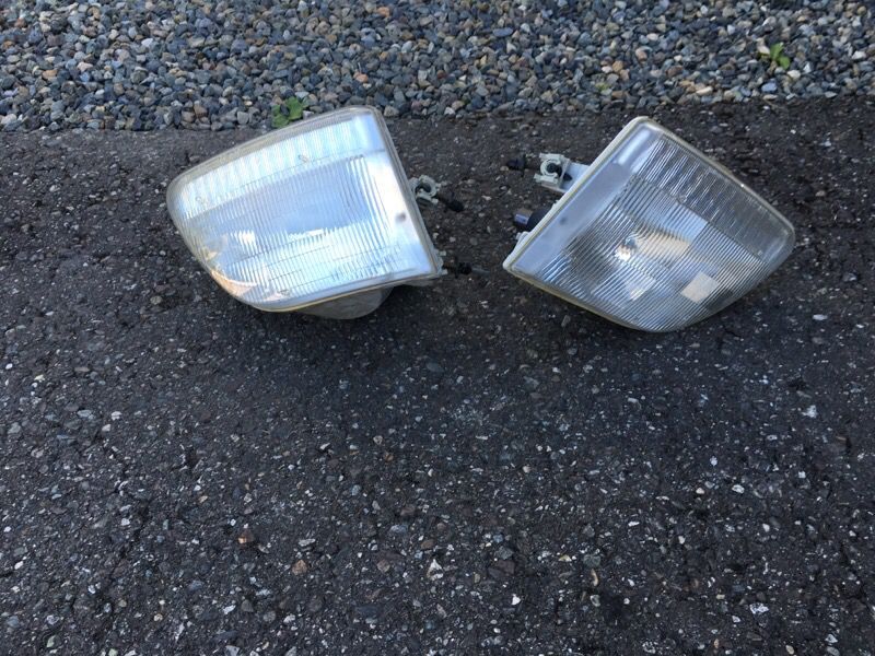 Expedition truck front headlights