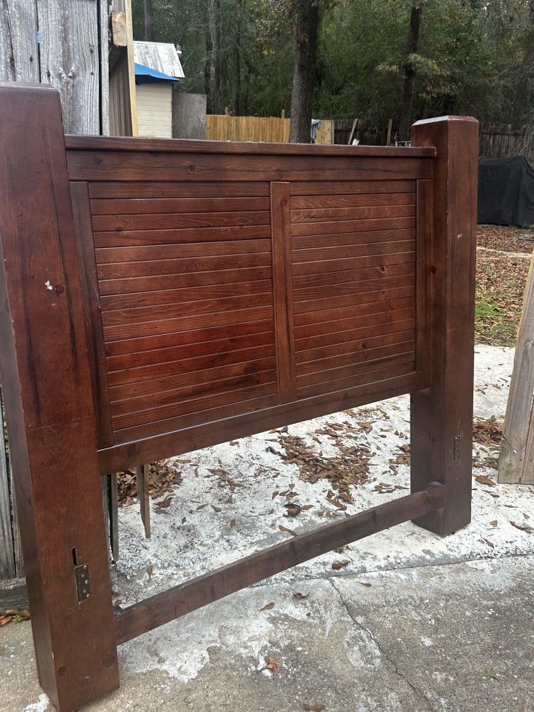 Wood Queen Size Bed & Dresser