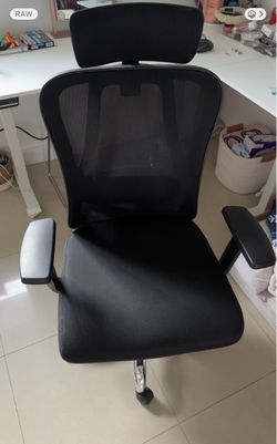 Ergonomic office chair