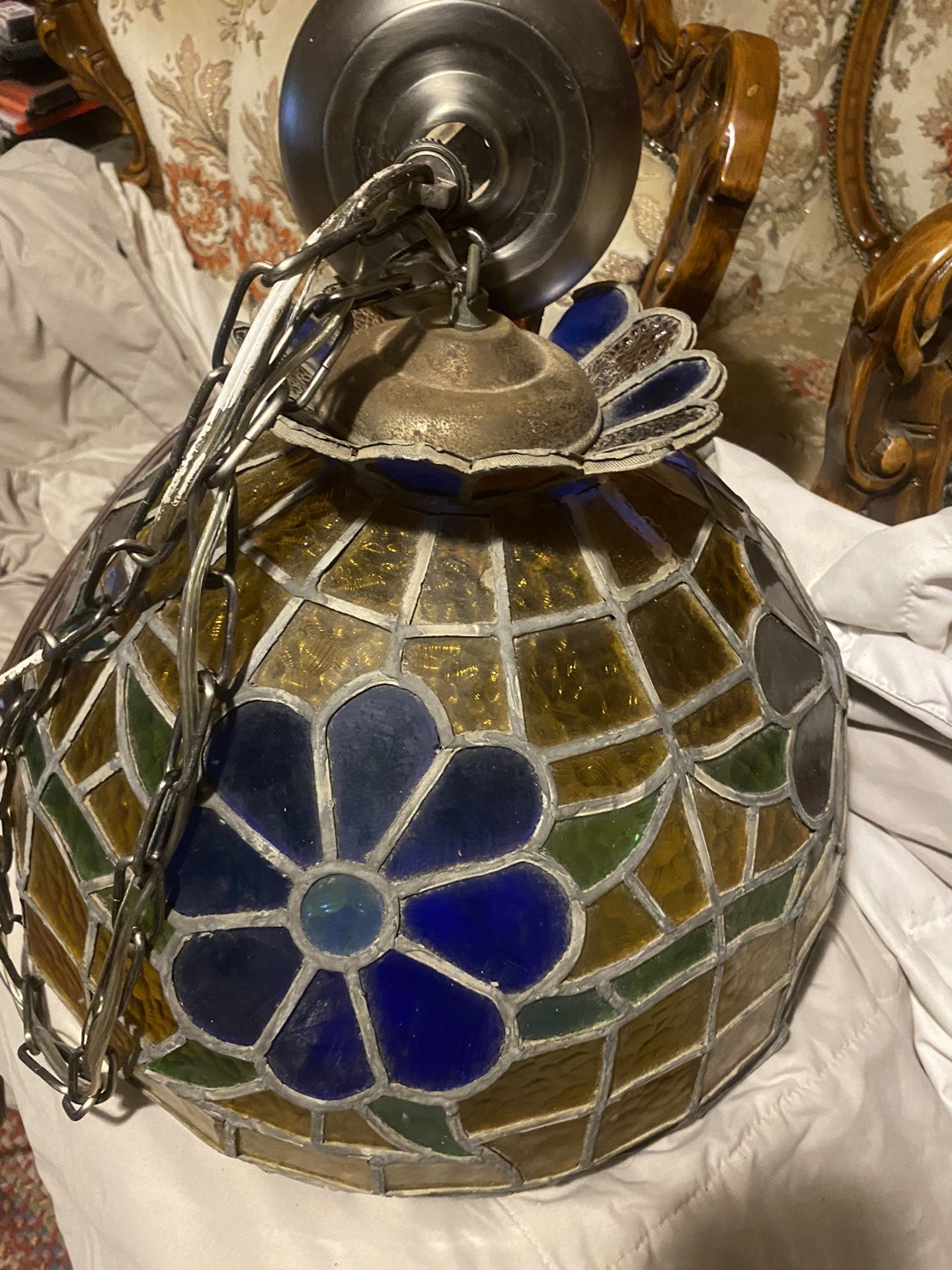  Vintage style Tiffany lamp 
