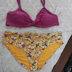 New Beautiful Bathing Suit Size 3xl.  See Photos.  Cash Pickup Only 