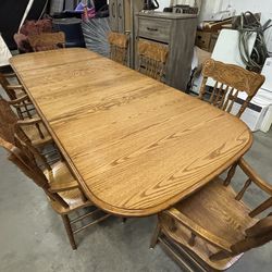 Country Lane Furniture - Keystone Collection - Newport Dining Table with 8 chairs & 4 Leaves - 9’ - Red Oak