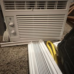 Window Air Conditioner-like New