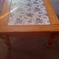 Wood Coffee Table Good Condition $40.00