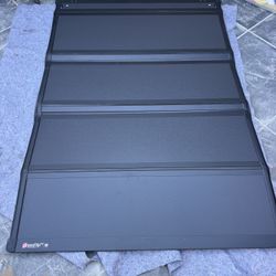 NEW BAKFlip MX4 Hard Folding Tonneau Cover – Minor Cosmetic Scratches
