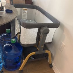 Crib And Clothes 