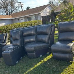 Selling Our Couch To Someone Who Needs!!! Will Price At $200 But I’ll Let It Go For $100 CASH PLEASE