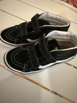 Boys Vans Size 2.5  Kids Shoes 