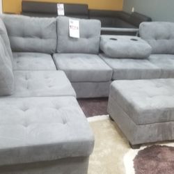 SECTIONAL WITH OTTOMAN BRAND NEW 