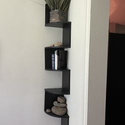 Corner Shelves 