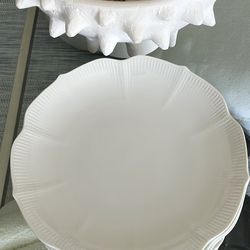 Set Of 8 Dinner Plates