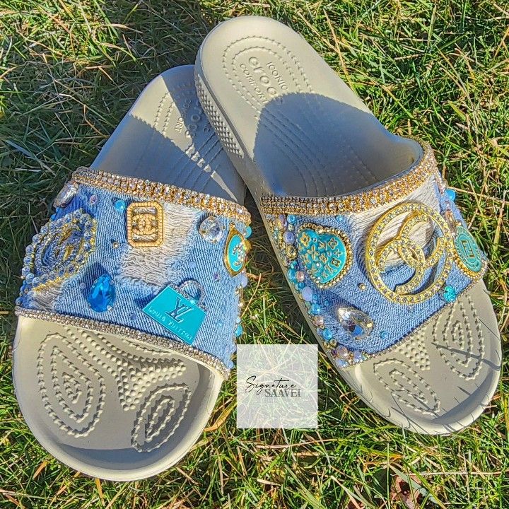 BRAND NEW Signature 'TurqiaDenim' Croc Slides 