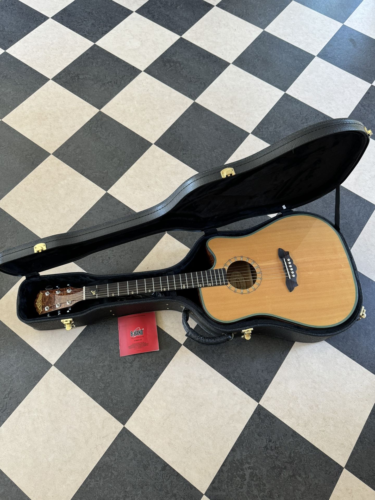 Washburn D46SCE NAT - Like New