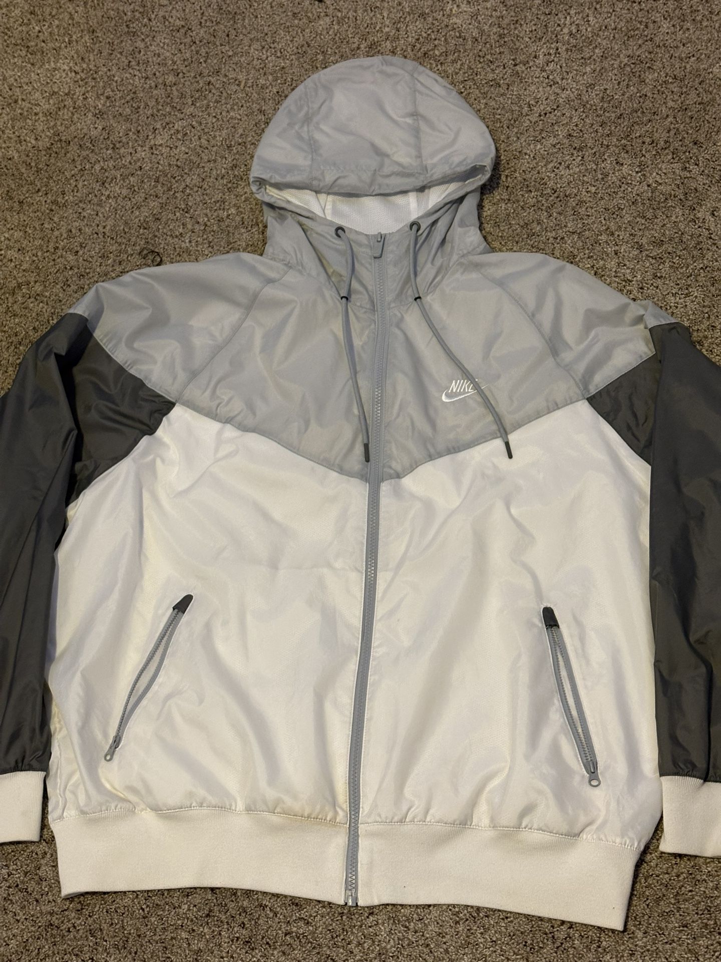 nike windbreaker