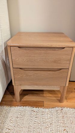 2 Solid oak wood night stands