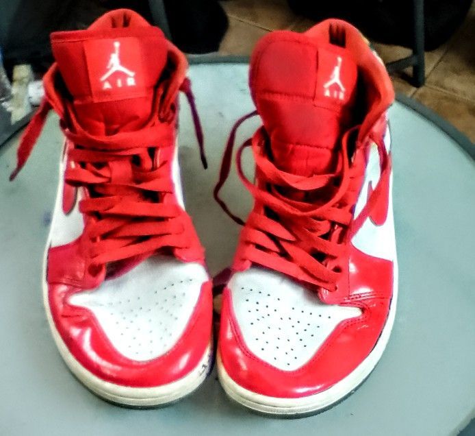 Air Jordan 1 mid barcelona sweater Size 9