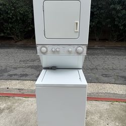 24”Whirlpool stackable washer and dryer(electric)