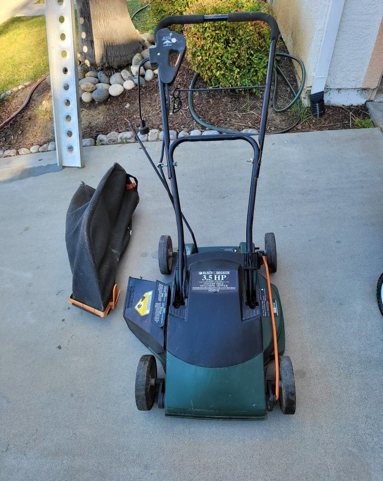 Black and Decker 3.5HP Electric Mulching Lawnmower