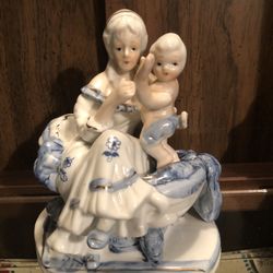 Victorian Mother & Baby porcelain Figurine