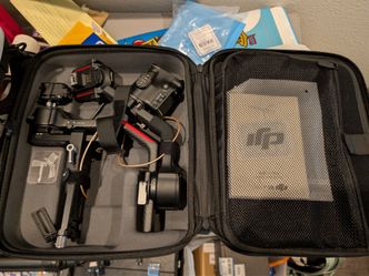 DJI RS 4 Pro Gimbal + Remote extras