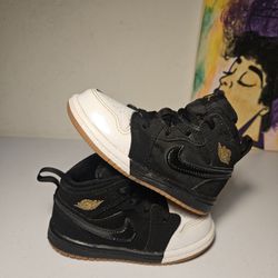 Size 7c - Kids Jordan 1's - $40
