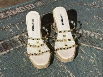 Fashion nova size 6 heels