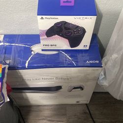 PS5 Disc Version (Hardly used)