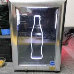 Coca Cola Mini Fridge/Beverage Cooler--Ice Cold!