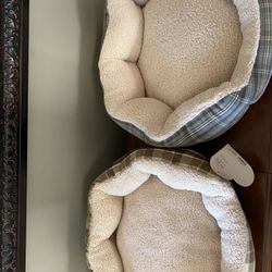 Boots And Barkley Small Pet Bed