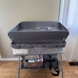 DIAPER CHANGING TABLE