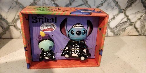 New Disney Stitch and Scrump Salt and Pepper Shakers