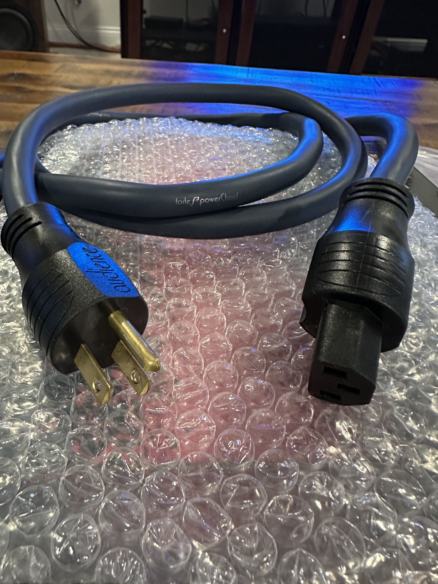 Audience forte F3 Power cords