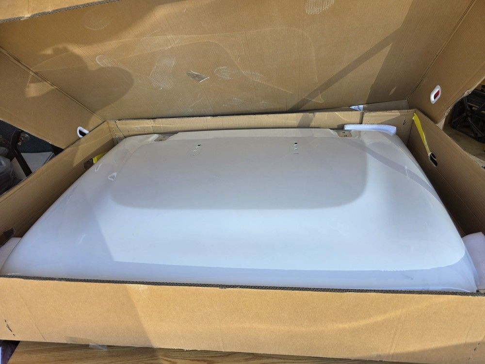 2018 Jeep Wrangler JL OEM Brt.Wht.Hood