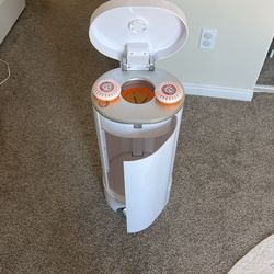 Munchkin Step diaper pail