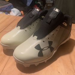 Under Armor Baseball Cleats