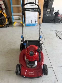 Like new Toro Recycler 22-in Gas Self-propelled lawn mower with 150-cc Briggs and Stratton Engine