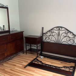 Full Size Bedroom Furniture Set