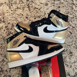 Retro Jordan 1 ‘Gold Toe’