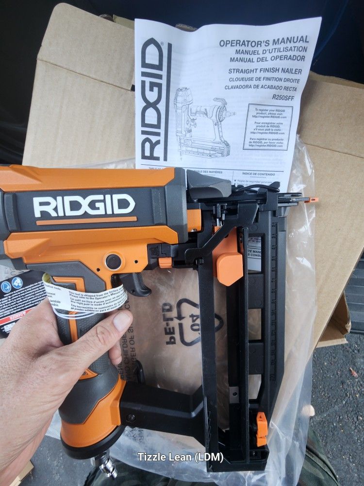 Brand NEW Ridgid 16. Ga 2-1/2 Straight Nail GUN