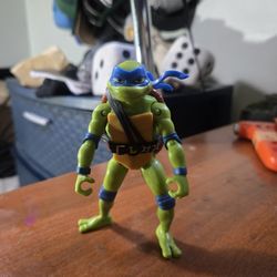 Teenage Mutant Ninja Turtles: Mutant Mayhem Leonardo Action Figure. 