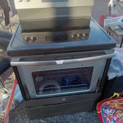 Ge Electric Oven READ THE DESCRIPTION 