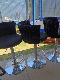 3 bar stools