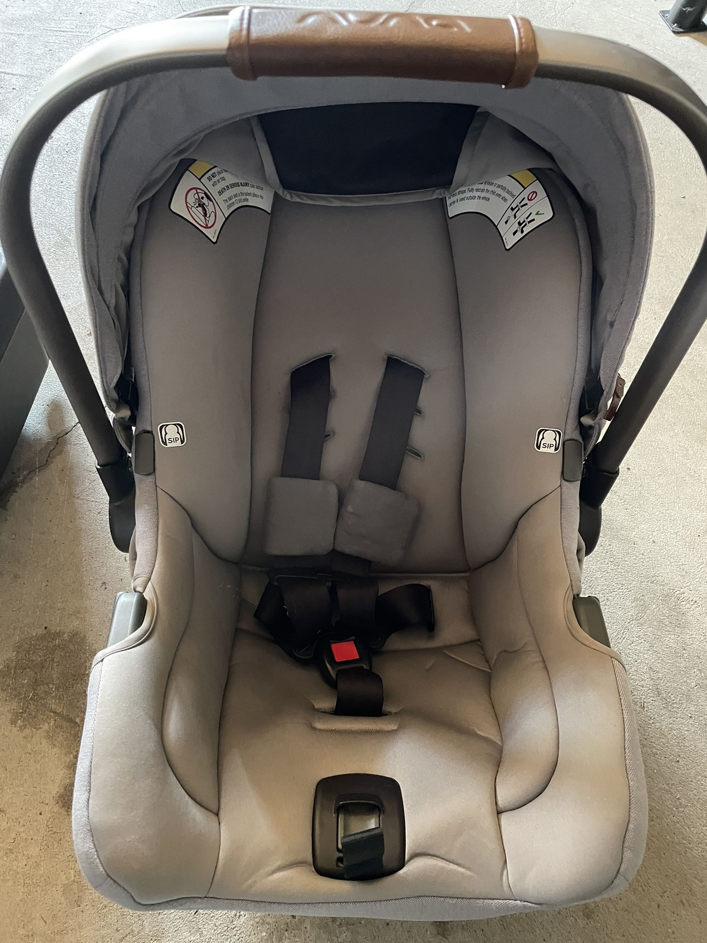 Nuna Pipa Infant Car seat, Bases And Stroller