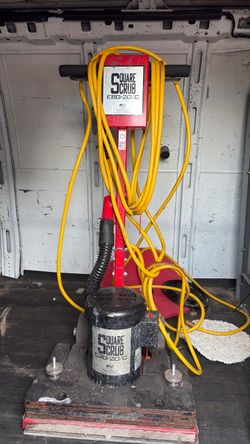 Square scrubber for stripping floors