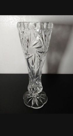 VINTAGE HAND CUT CRYSTAL VASE 10"
