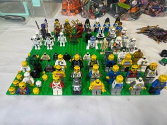 LEGO Minifigure Lot Mixed Characters, Star Wars, ninjas and more.