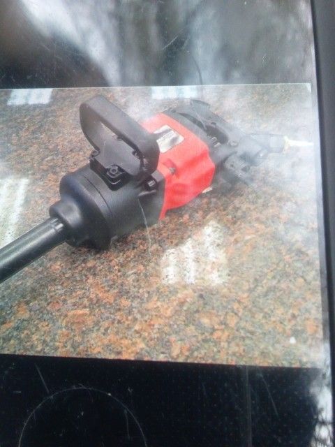 Central Pneumatic Earthquake Professional Air Impact Wrench ll