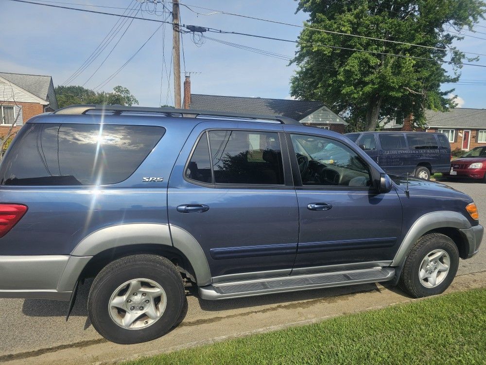 2004 Toyota Sequoia