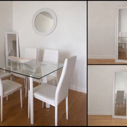 Modern Glass Dining Set with 4 White Chairs + 2 Decorative Mirrors – Excellent Condition 